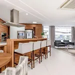 Apartamento De Luxo Com Piscina No Centro